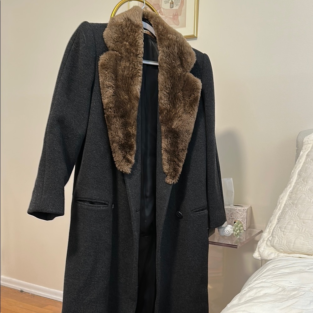 Perry Ellis vintage portfolio charcoal gray Coat with brown Collar